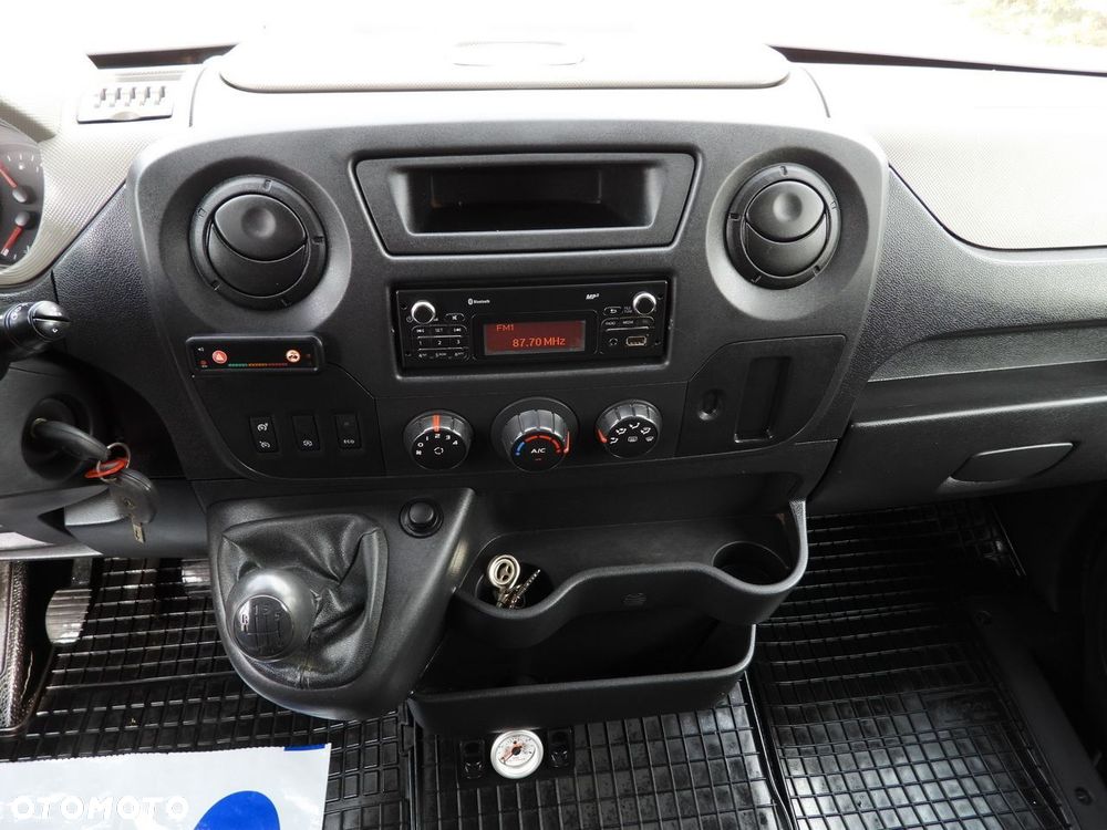Renault MASTER FURGON TEMPOMAT PNEUMATYKA BLIŹNIACZE KOŁA KLIMATYZACJA  165KM - 33