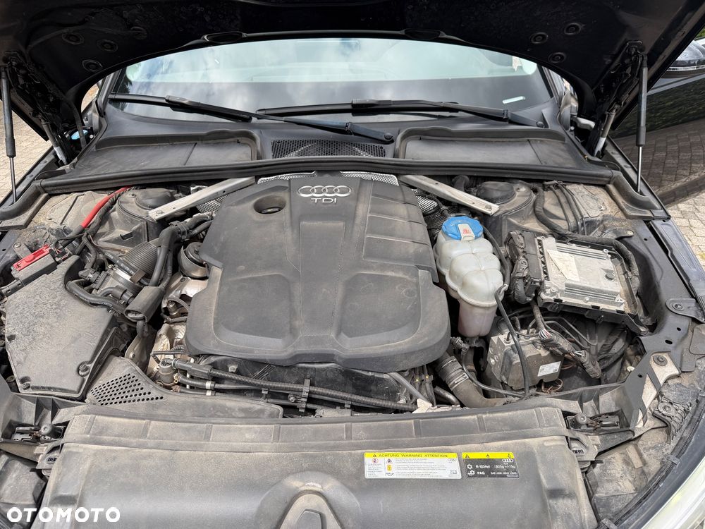 Audi A4 Avant 40 TDI S tronic S line - 40