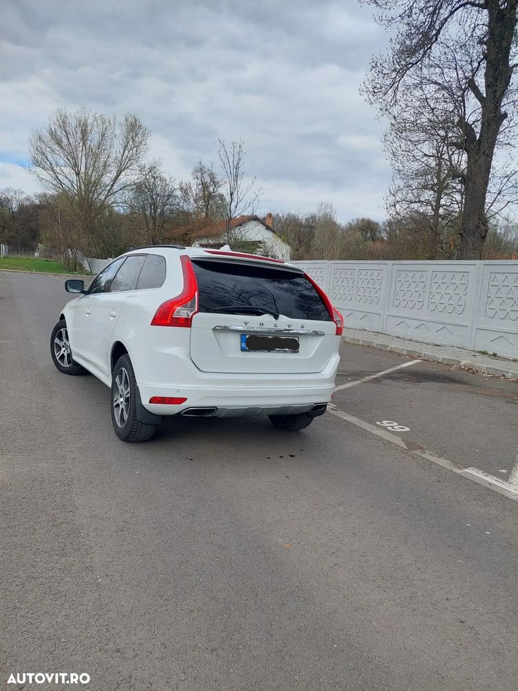 Volvo XC 60 D5AWD Momentum - 3