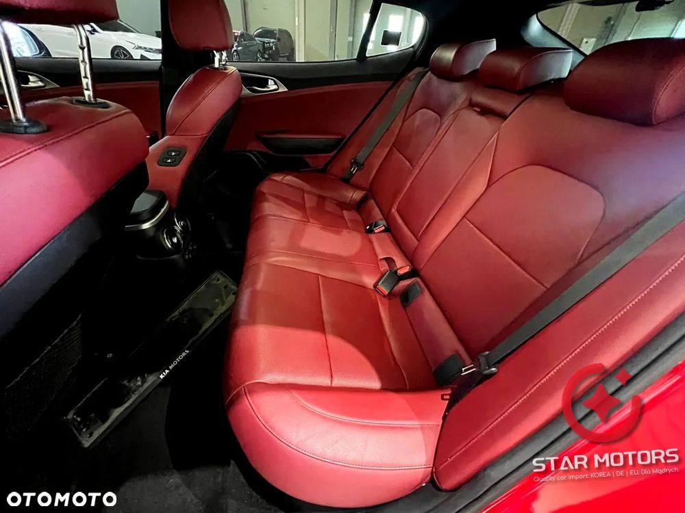 Kia Stinger - 10