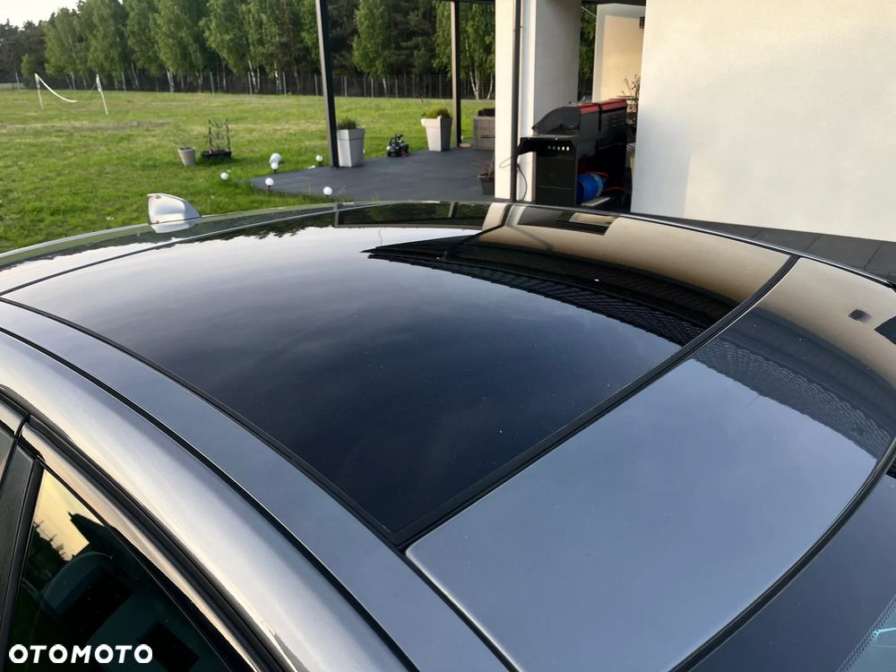 Jaguar XE 2.0 D AWD R-Sport - 21