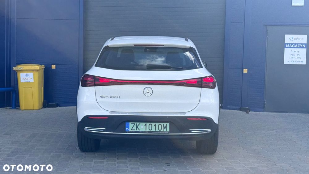 Mercedes-Benz EQA - 4