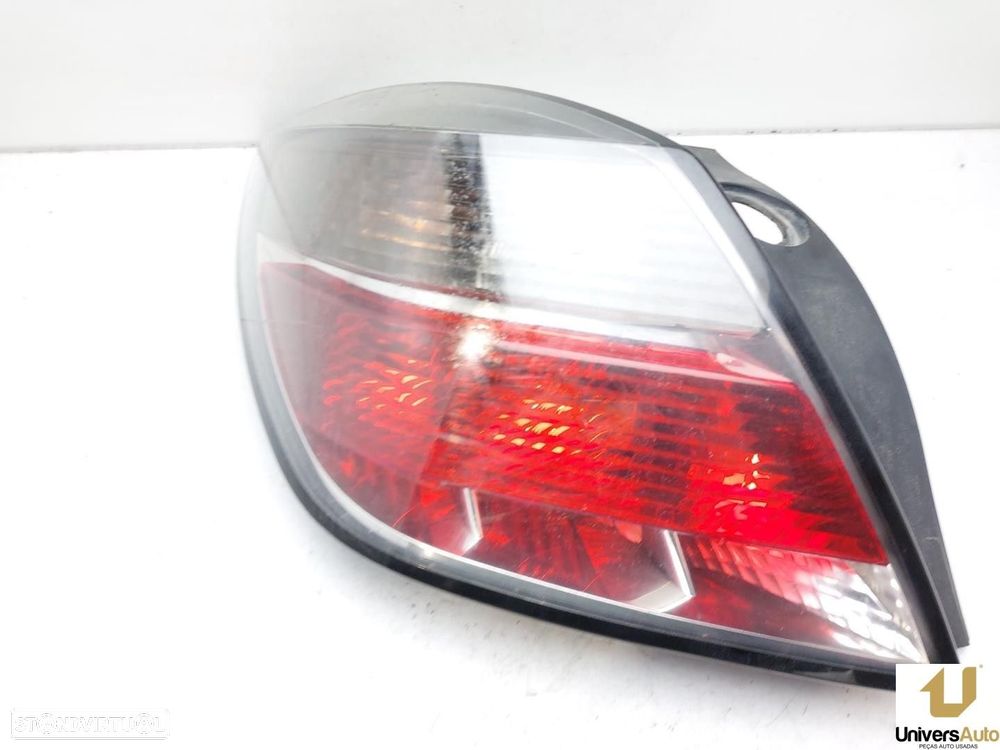 FAROLIM TRASEIRO ESQUERDO OPEL ASTRA H GTC 2005 -24451832 - 4