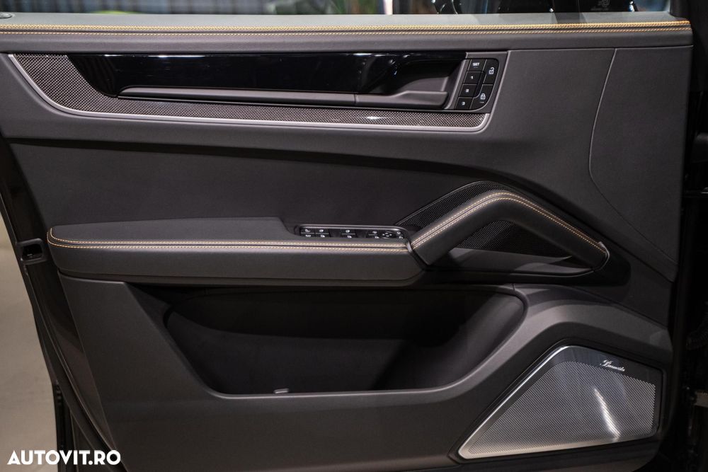 Porsche Cayenne Turbo E-Hybrid - 22