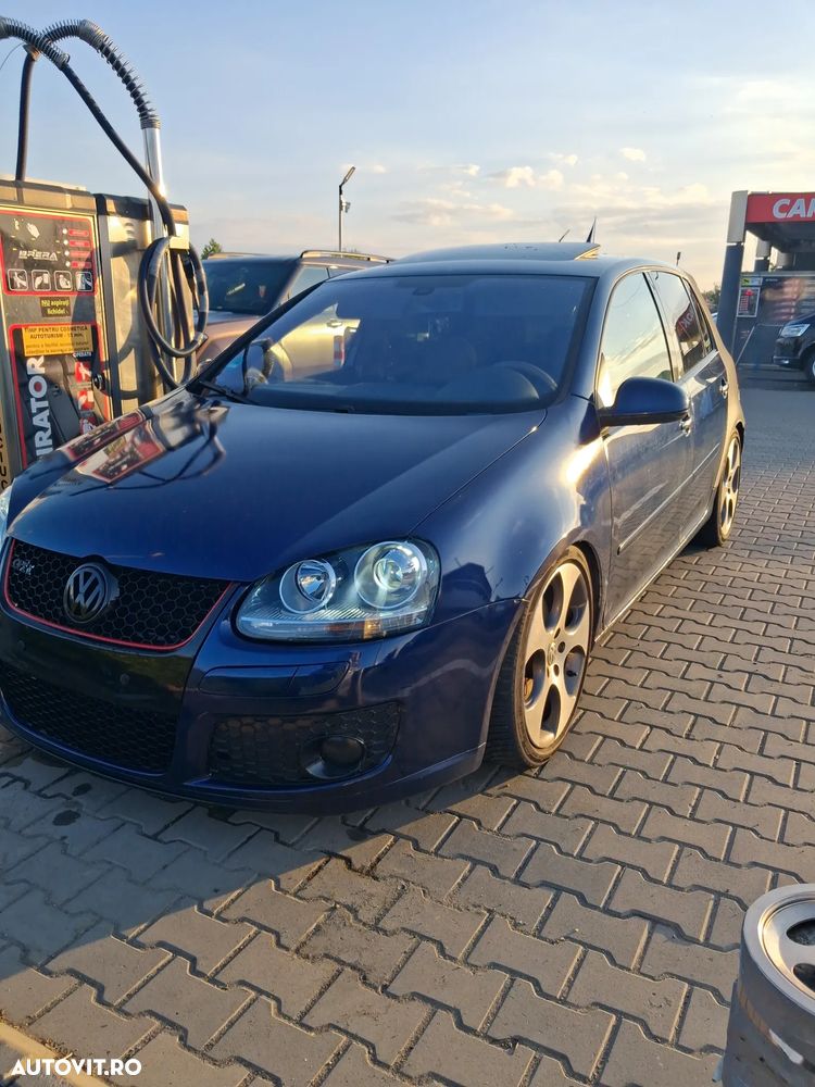 Volkswagen Golf 2.0 FSI GTI - 1