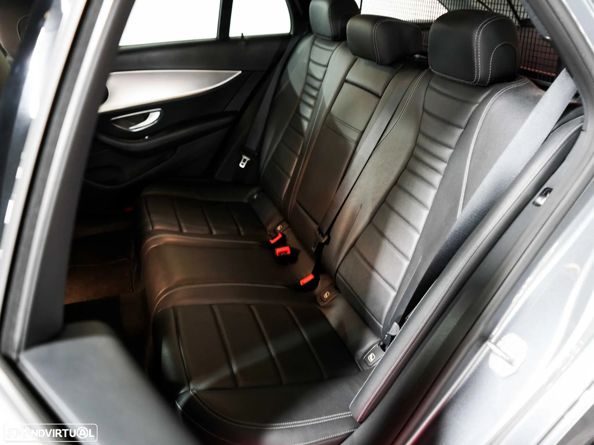 Mercedes-Benz E 220 d Avantgarde+ - 31