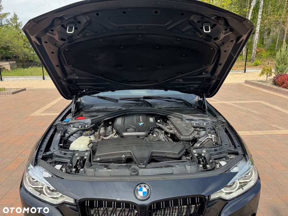 BMW Seria 3 320d xDrive Edition M Sport Shadow - 13