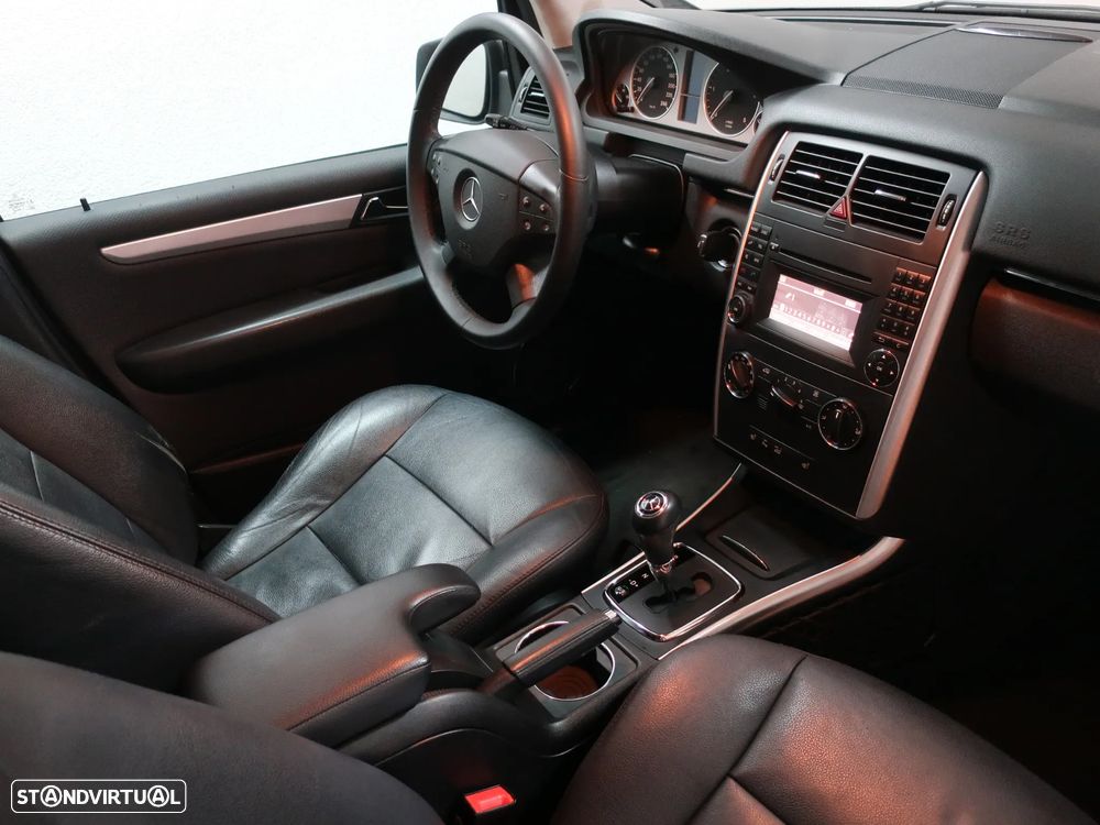 Mercedes-Benz B 200 CDI Autotronic - 28
