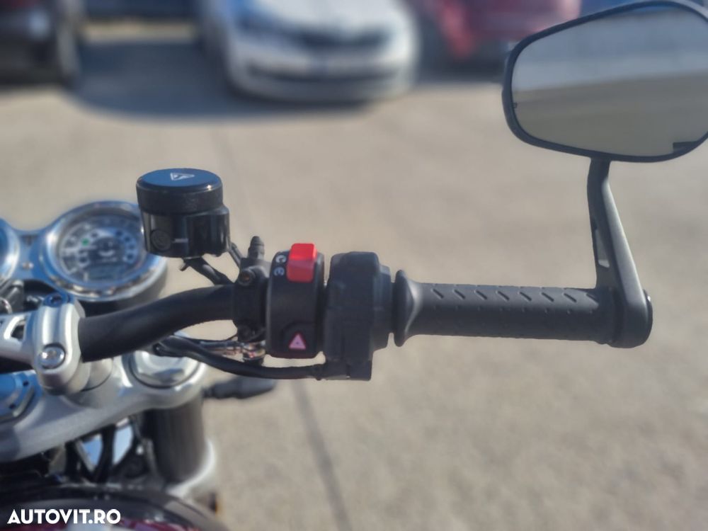 Triumph Speed Twin - 12