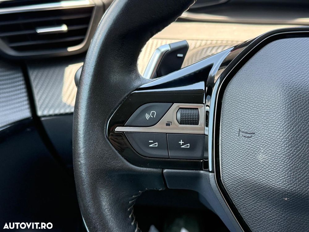 Peugeot 208 - 22