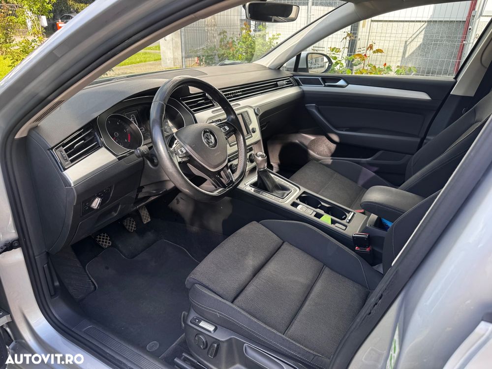 Volkswagen Passat 2.0 TDI Comfortline - 15