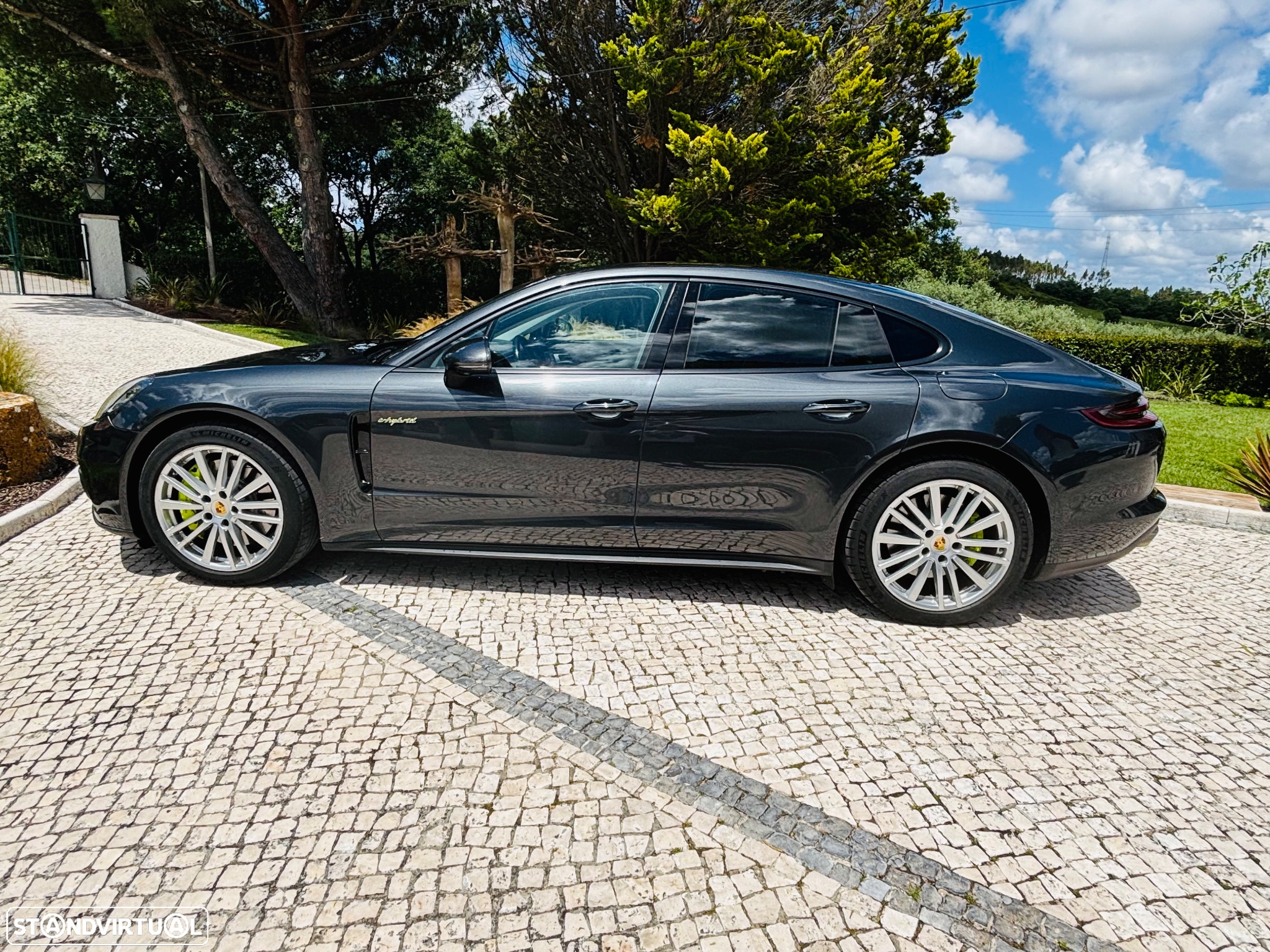 Porsche Panamera 4 E-Hybrid - 4