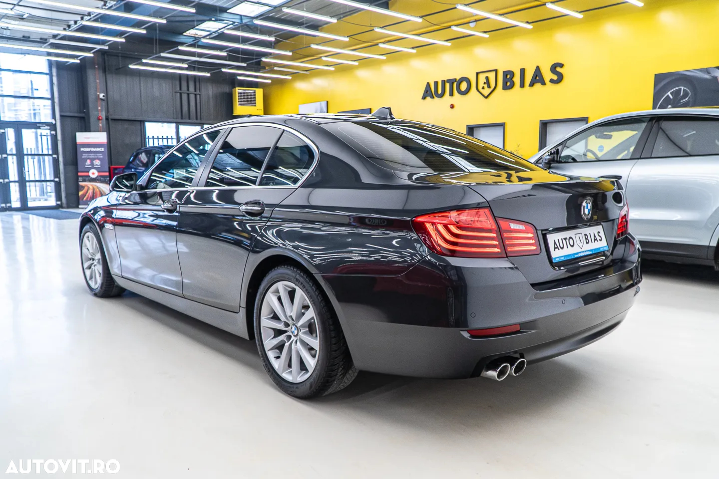 BMW Seria 5 525d xDrive Aut. Luxury Line - 6