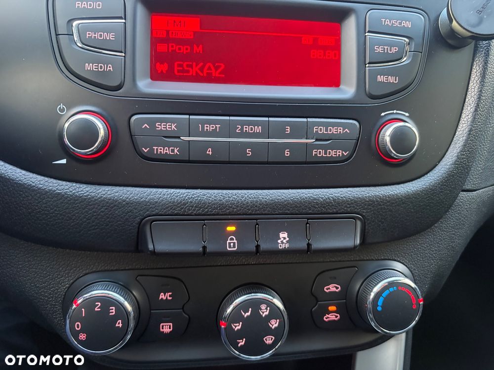 Kia Ceed 1.6 GDI ISG UEFA EURO 2016 - 23