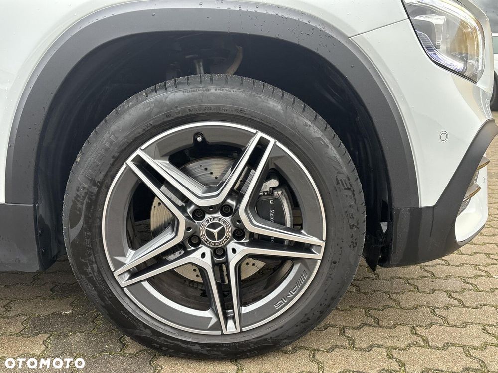 Mercedes-Benz GLB 200 4-Matic AMG Line 8G-DCT - 11
