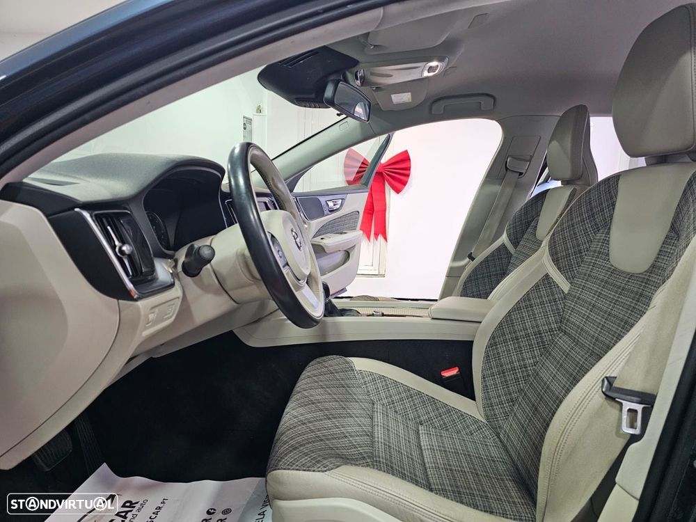 Volvo V60 2.0 D4 Momentum Geartronic - 11