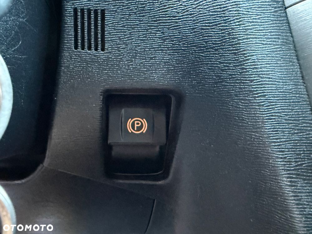 Toyota Avensis 2.0 D-4D Platinium - 29