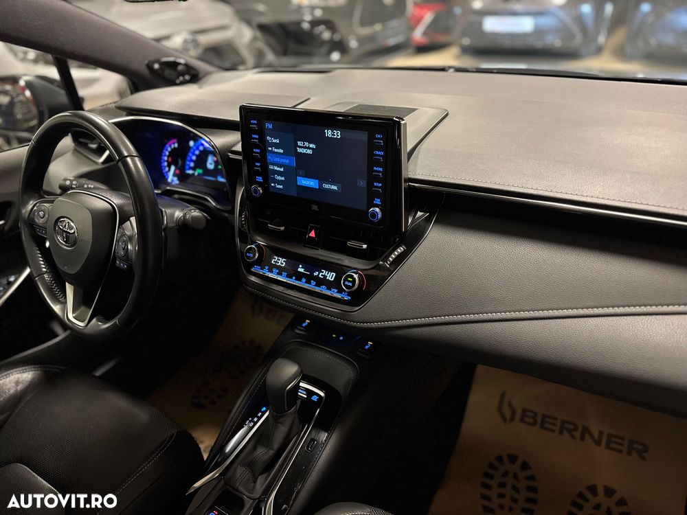 Toyota Corolla 2.0 HSD Exclusive Plus GR Sport Bi-Tone - 15