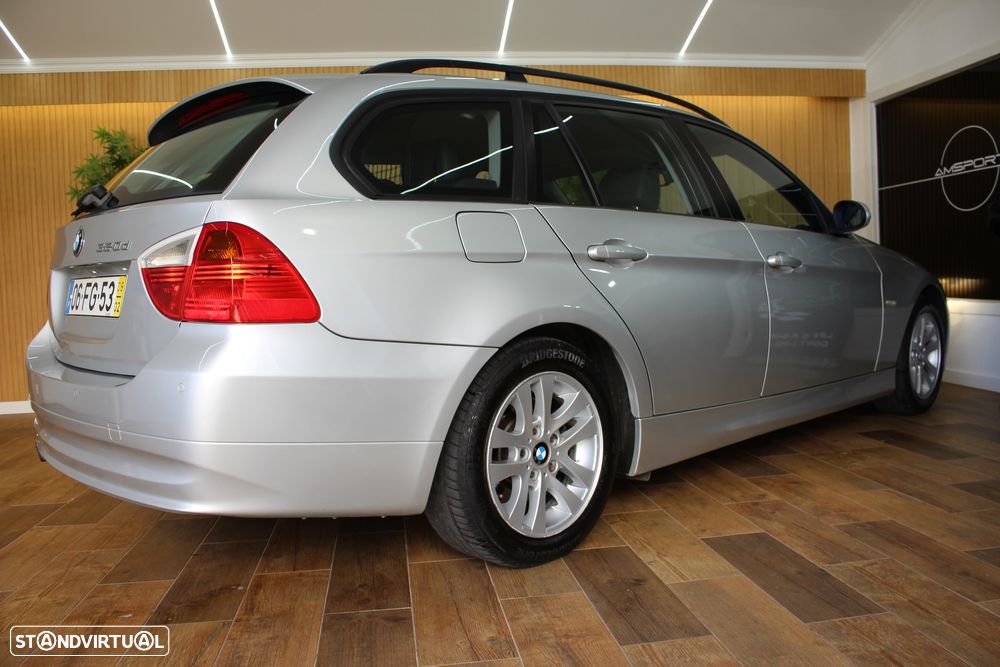 BMW 320 d Dynamic - 23