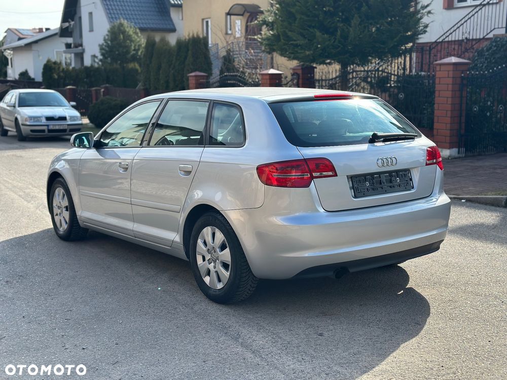 Audi A3 Sportback - 4