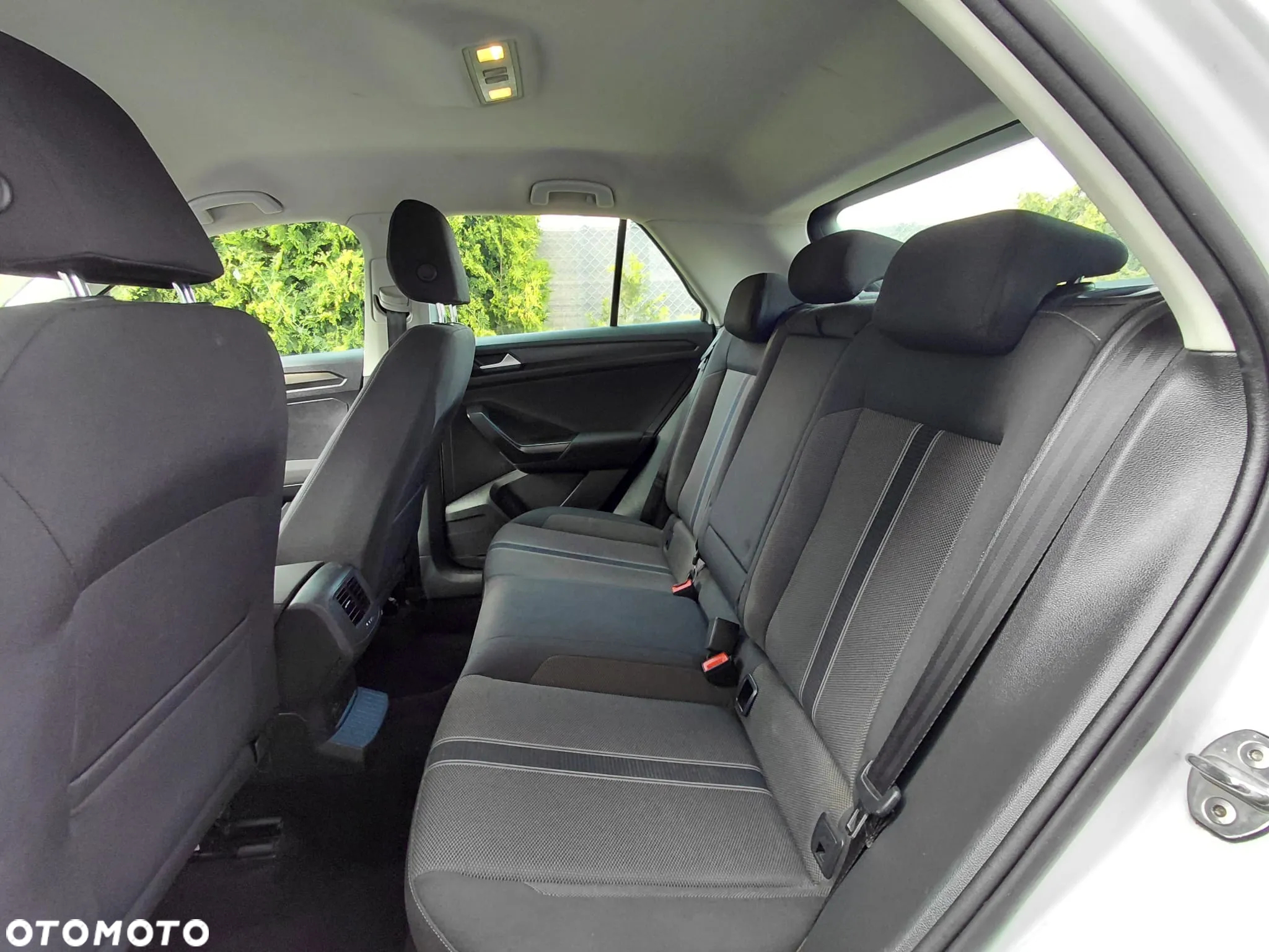 Volkswagen T-Roc - 10