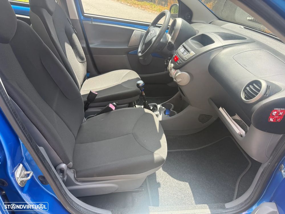 Toyota Aygo 1.0 Plus - 12