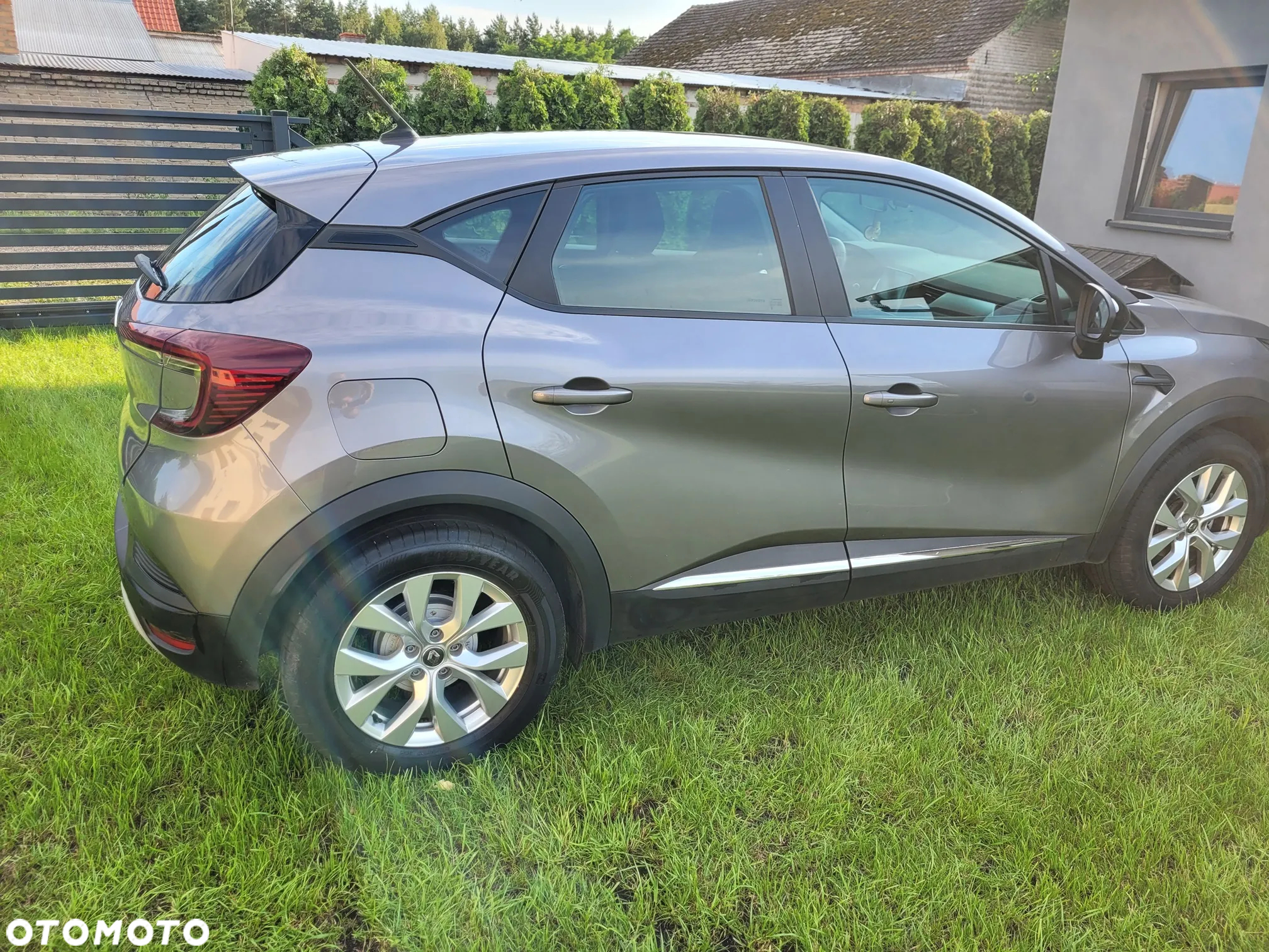 Renault Captur 1.0 TCe Intens - 4