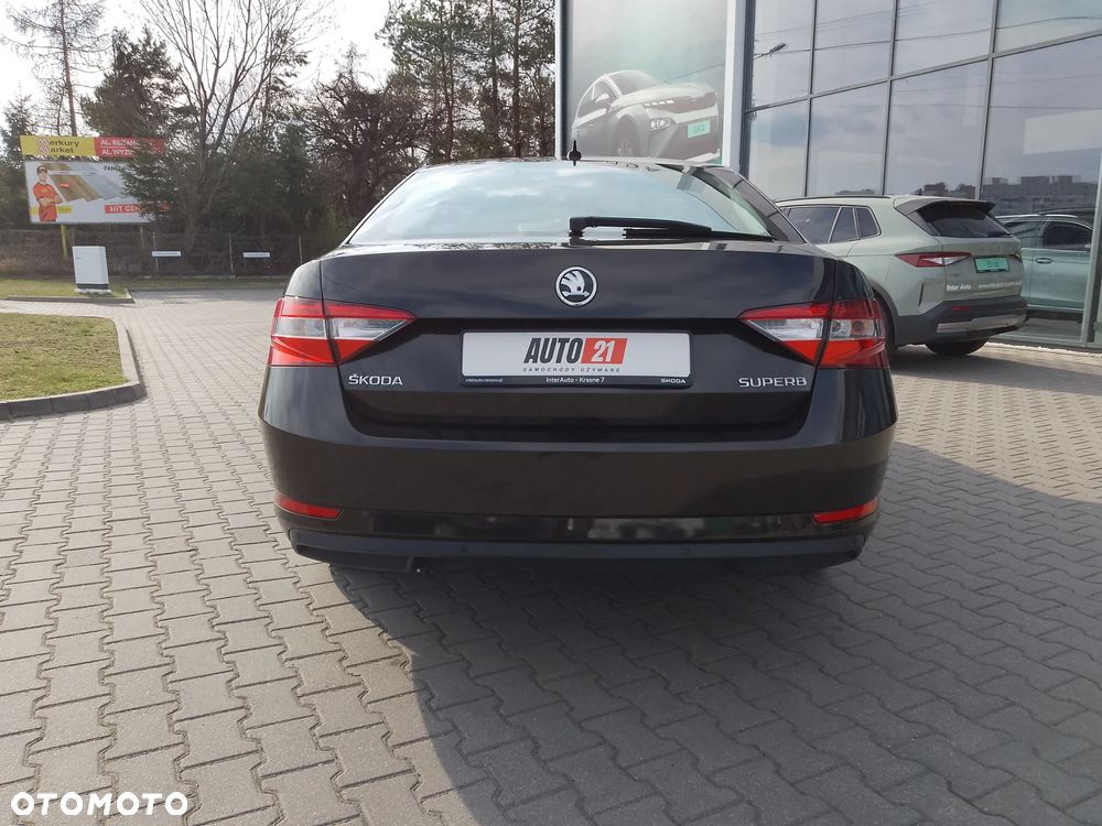 Skoda Superb 2.0 TDI Ambition DSG - 7