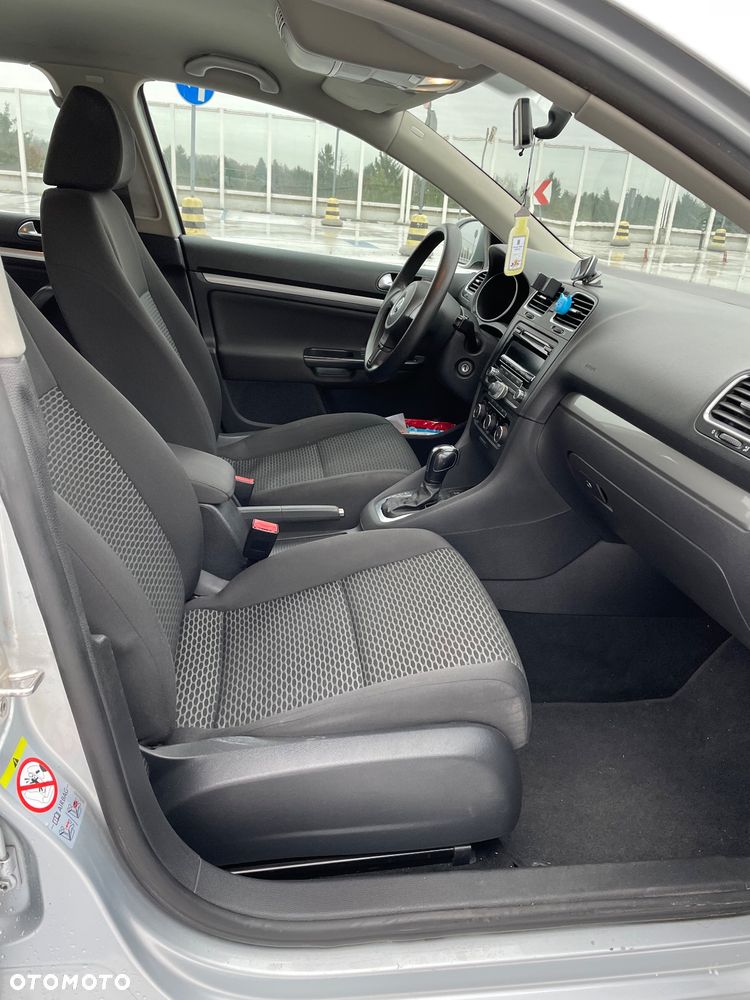 Volkswagen Golf VI 1.6 TDI Trendline DSG - 9