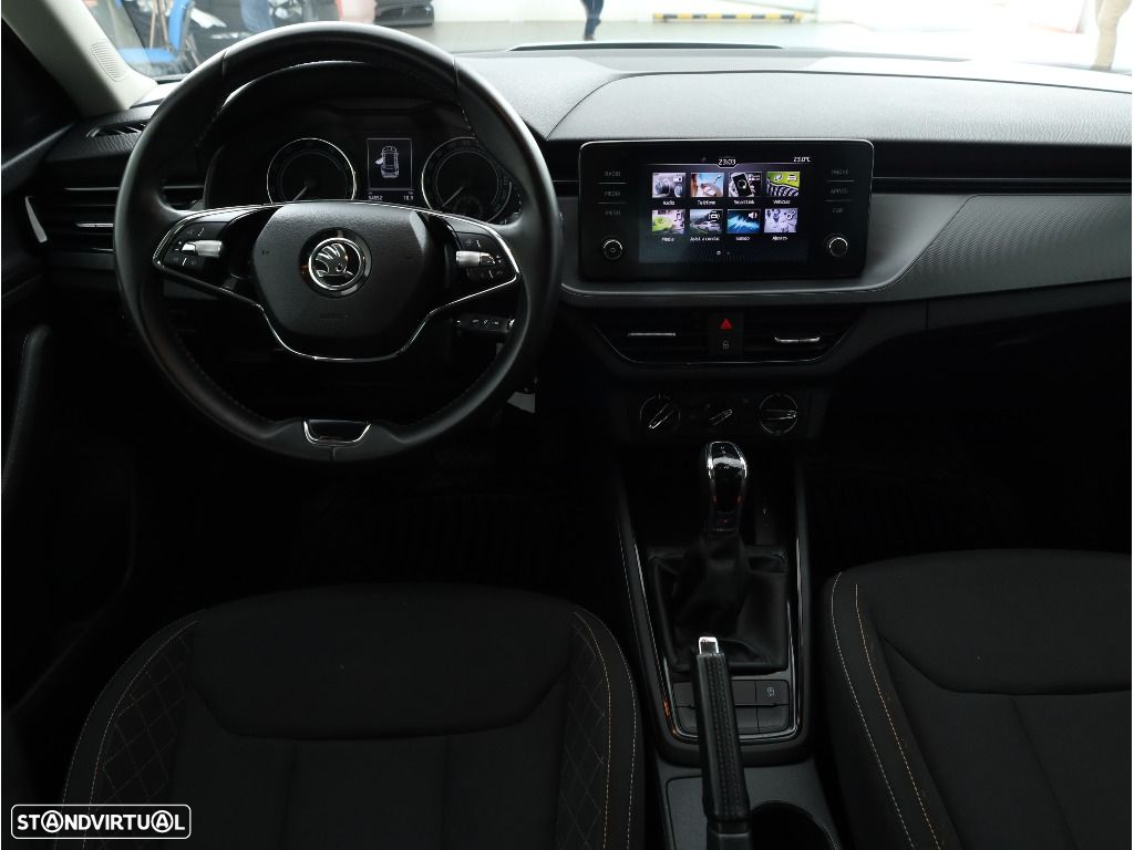 Skoda Kamiq 1.0 TSI DSG - 17