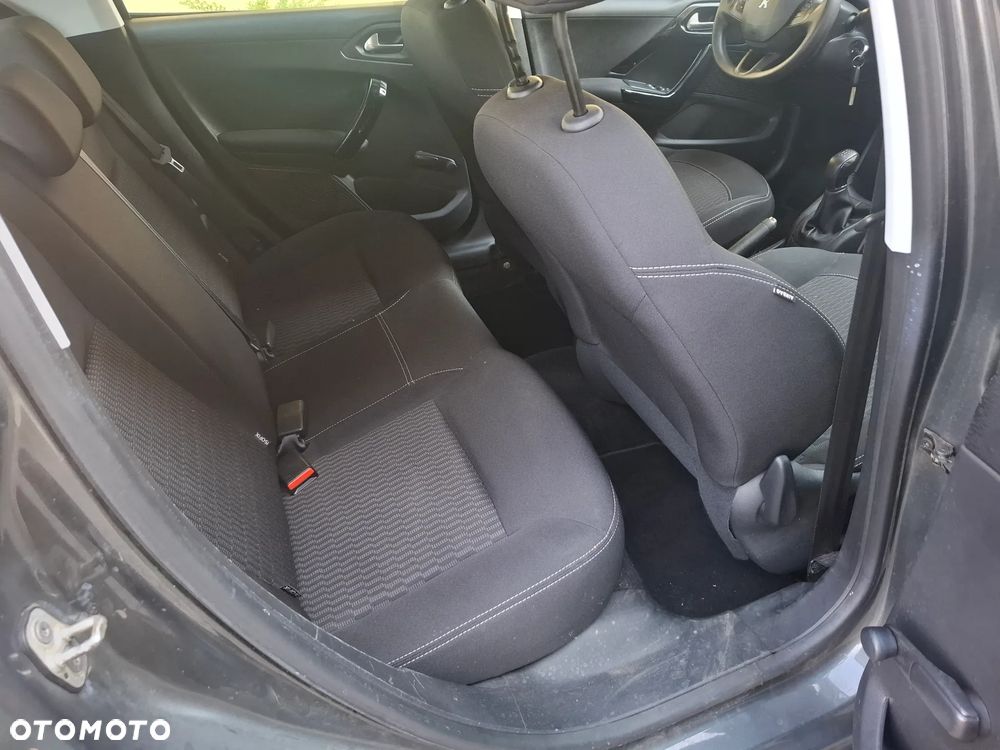 Peugeot 208 - 20