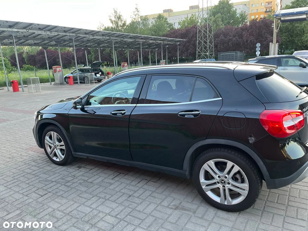 Mercedes-Benz GLA - 2