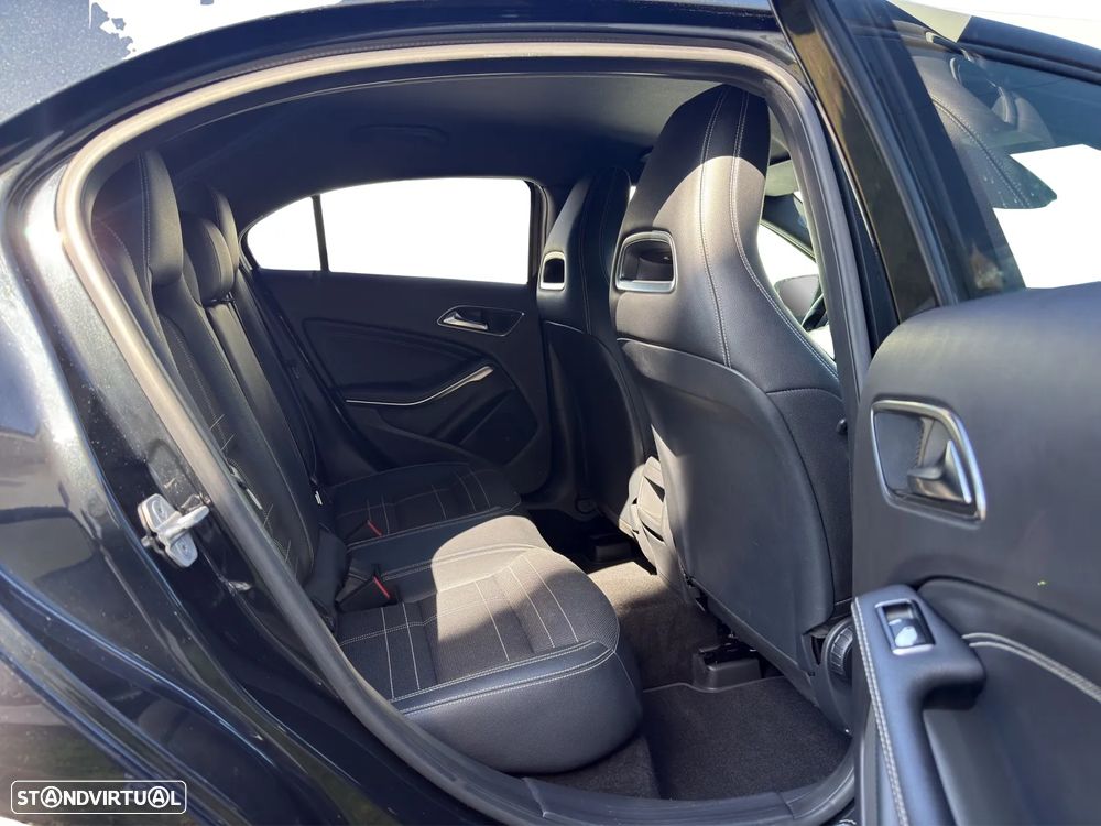 Mercedes-Benz A 180 7G-DCT Urban - 16