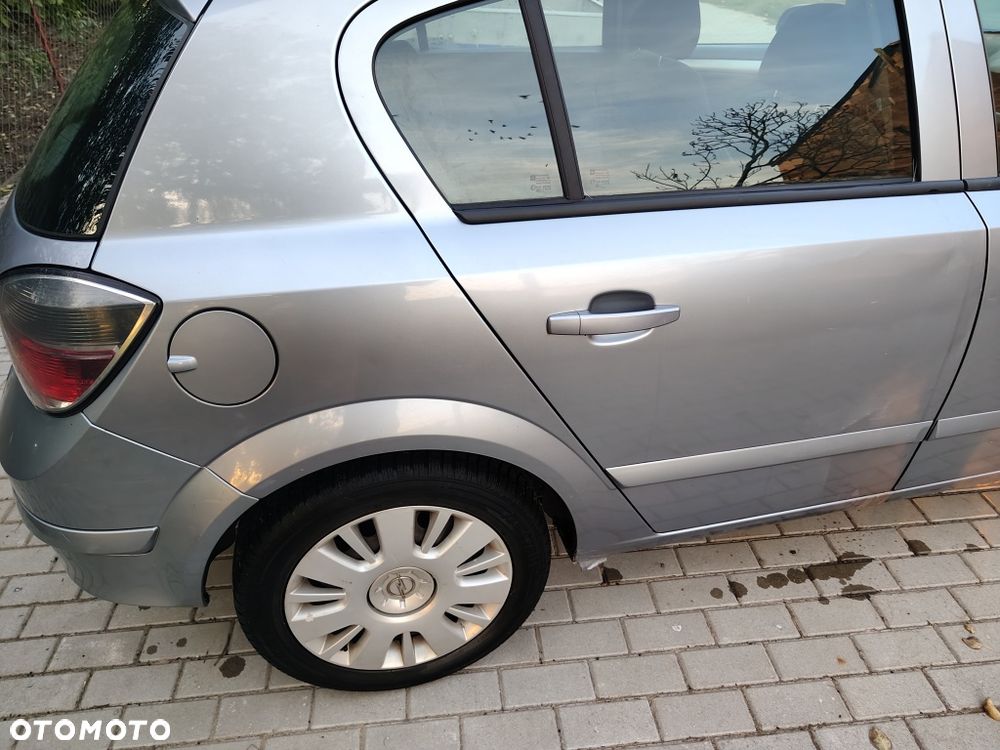 Opel Astra 2009 photo 3