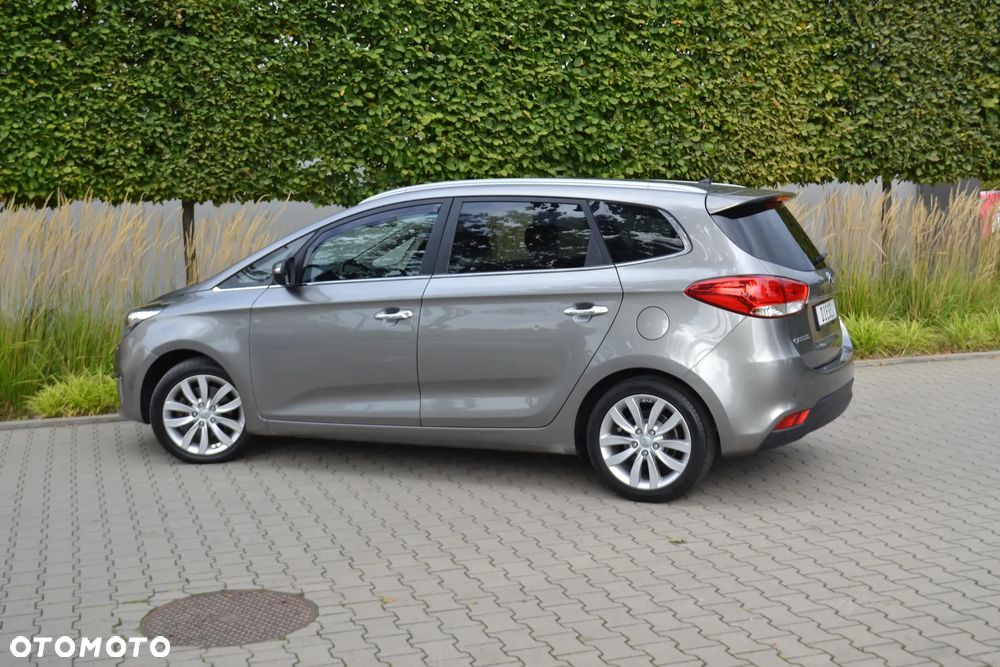 Kia Carens - 6