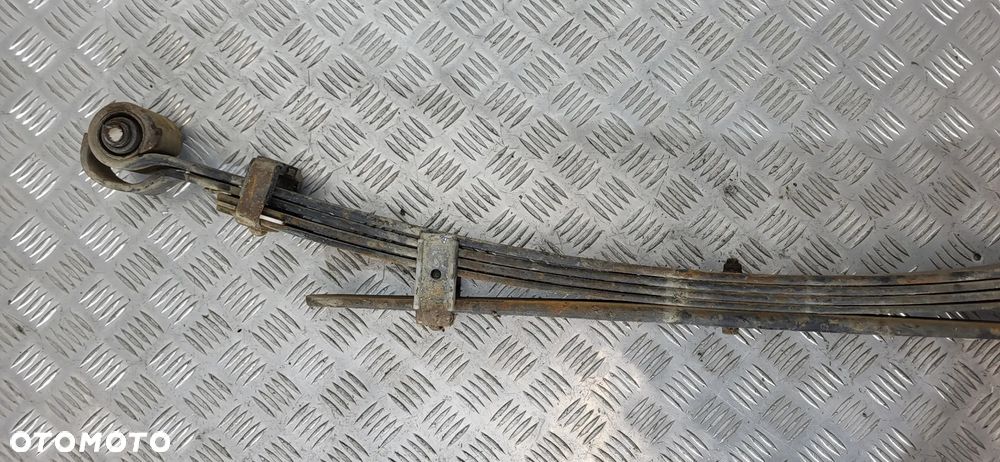 Mitsubishi L200 V Resor Tył - 13