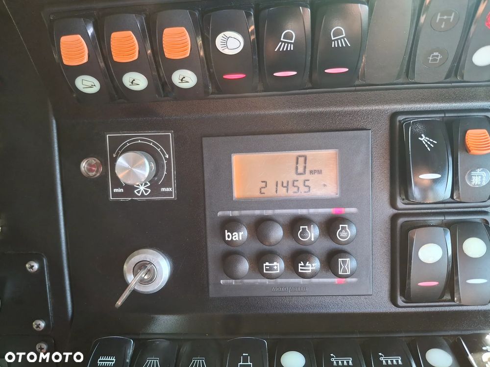 Volvo FMX 420 Zamiatarka BROCK VS 7 TECH Euro 6 PM2.5/10 Karcher 100 BAR Listwy Ciśnieniowe Mycie Asfaltu W Szerokim Zakresie Szczotki L/R 2145 MTH Kamery 360 2021R Dodatkowy Zbiornik Wody Webasto - 34