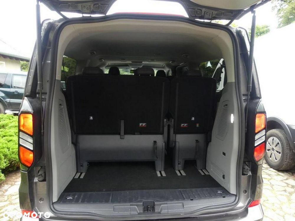 Ford Tourneo Custom - 17