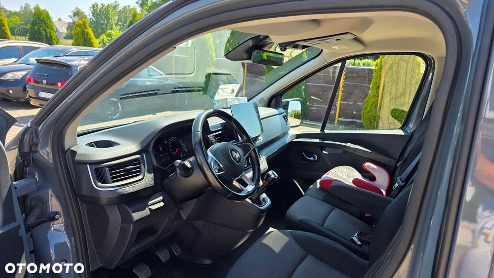 Renault Trafic 2.0 dCi - 9