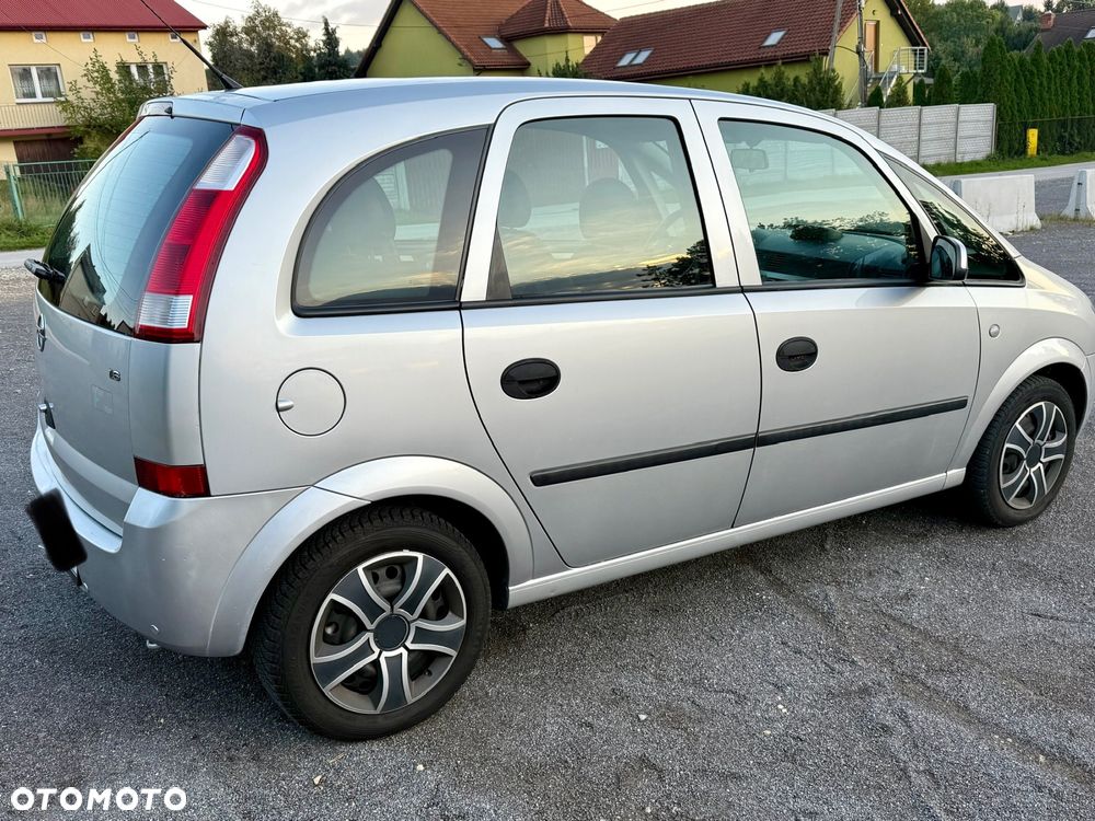 Opel Meriva 1.6 16V Essentia - 8