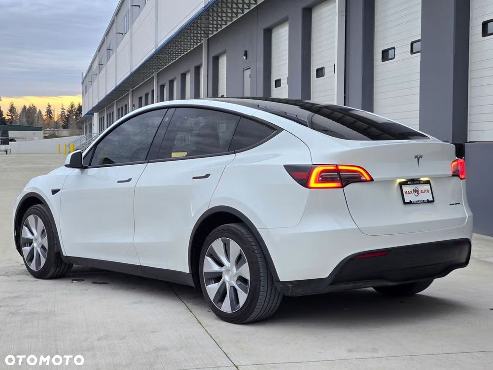 Tesla Y Long Range Dual Motor AWD - 5