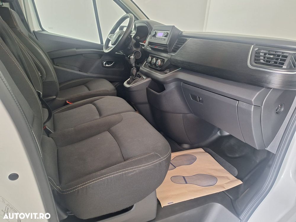 Renault Trafic 2.0 Blue dCi 150 S&S L2 8+1 Zen - 28