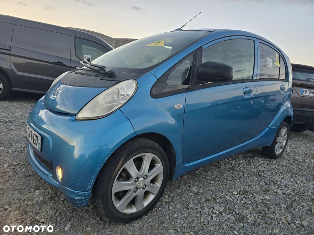 Peugeot iOn - 1