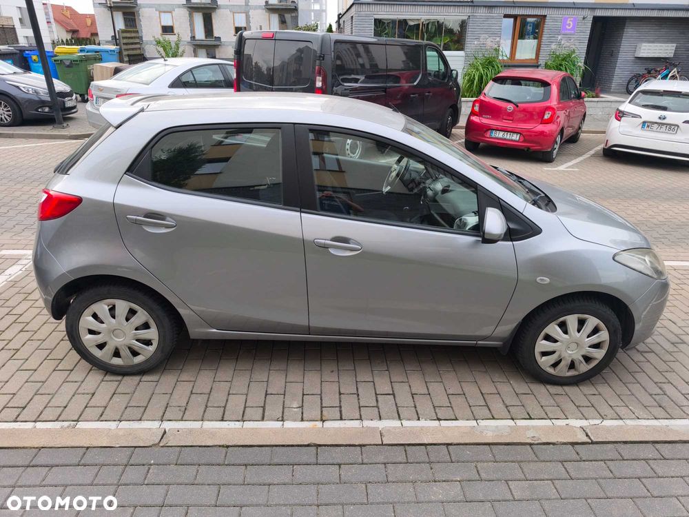 Mazda 2 - 3