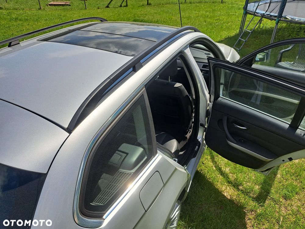 BMW Seria 3 325i - 4