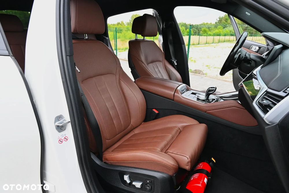 BMW X6M - 28