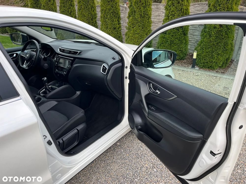 Nissan Qashqai 1.3 DIG-T N-Connecta - 30