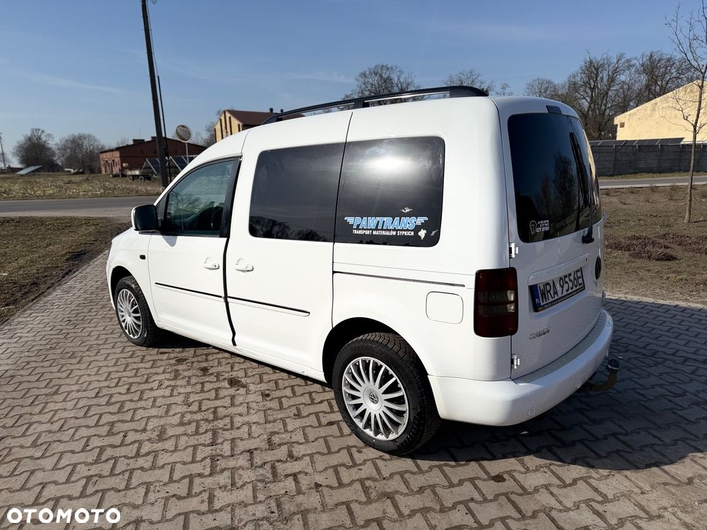 Volkswagen Caddy Highline DSG - 4