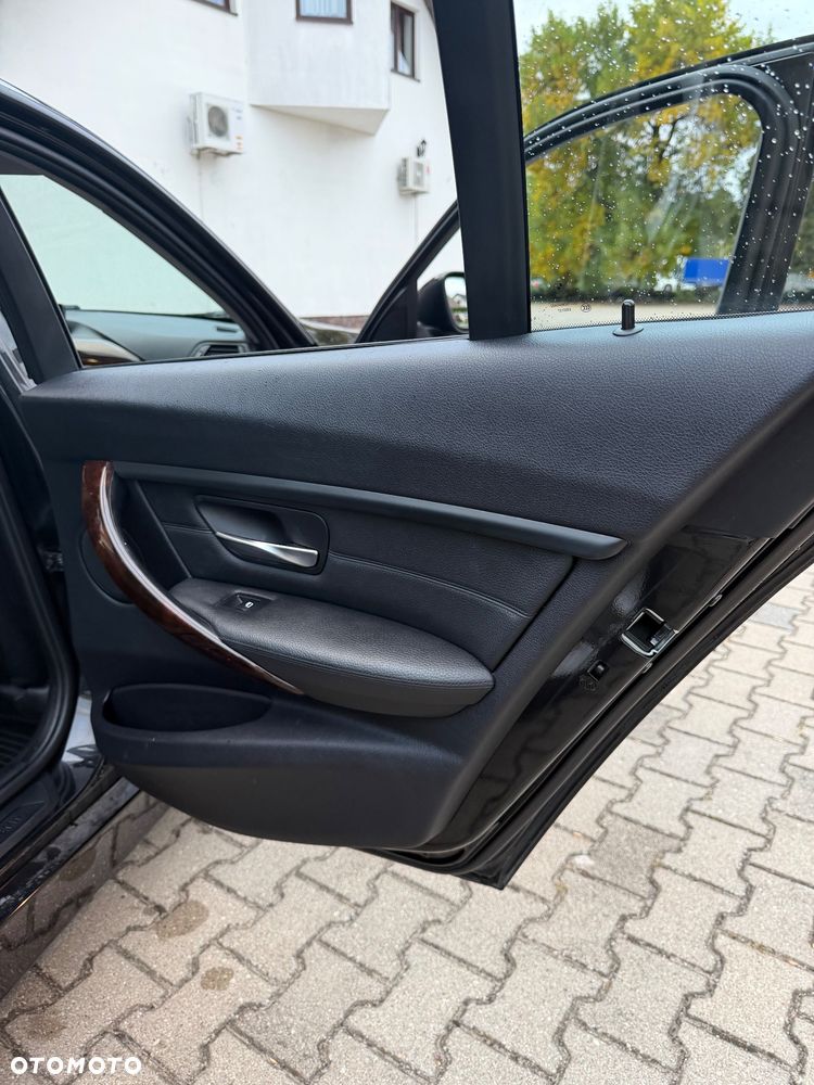 BMW Seria 3 - 35
