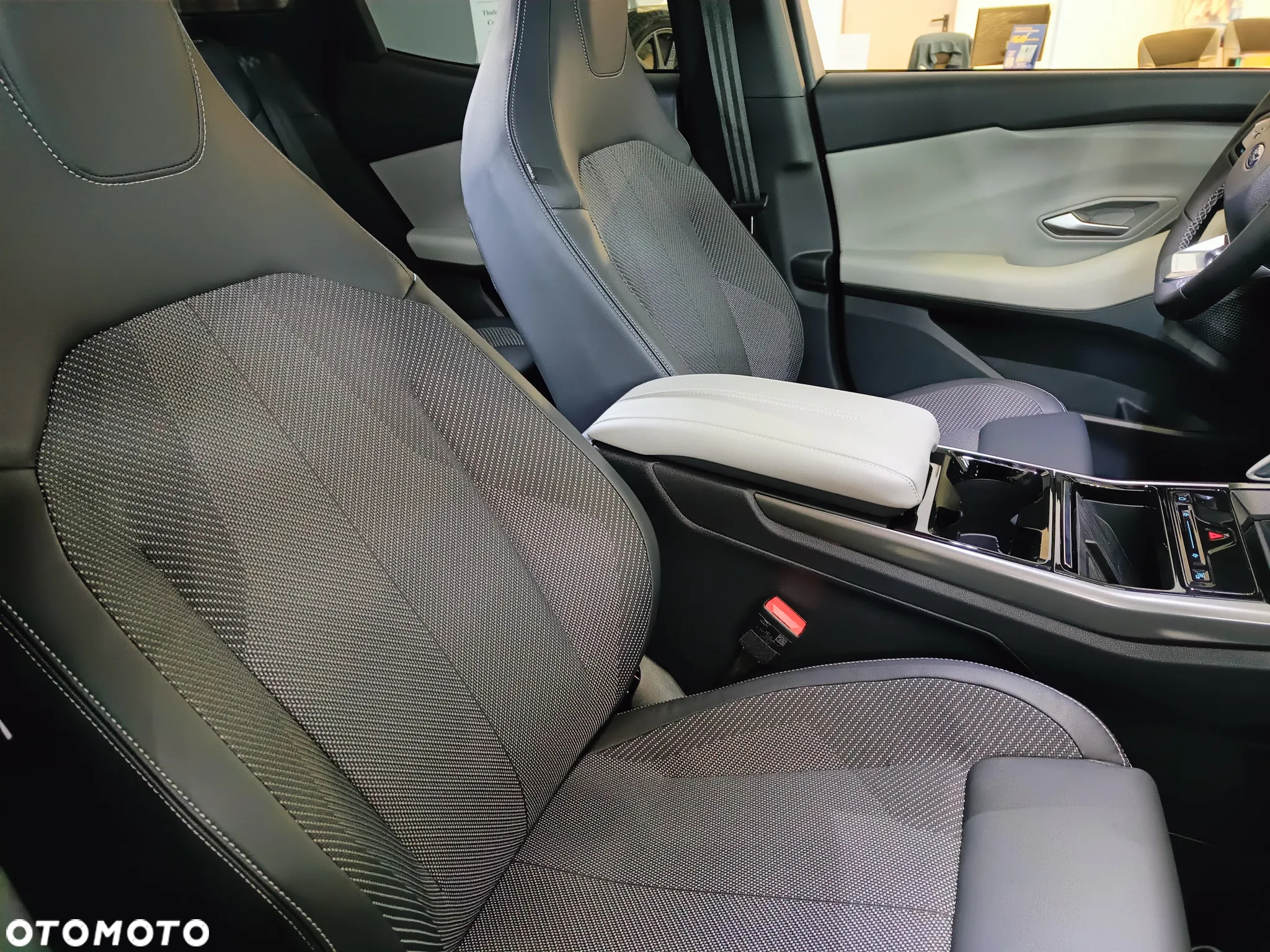 Ford Explorer 77kWh RWD - 11